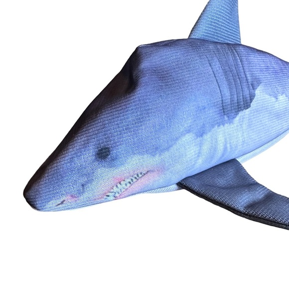 🍁 BUNDLE ONLY - 5/$15  Cloth Shark Pencil Pouch, NWOT - Picture 2 of 4